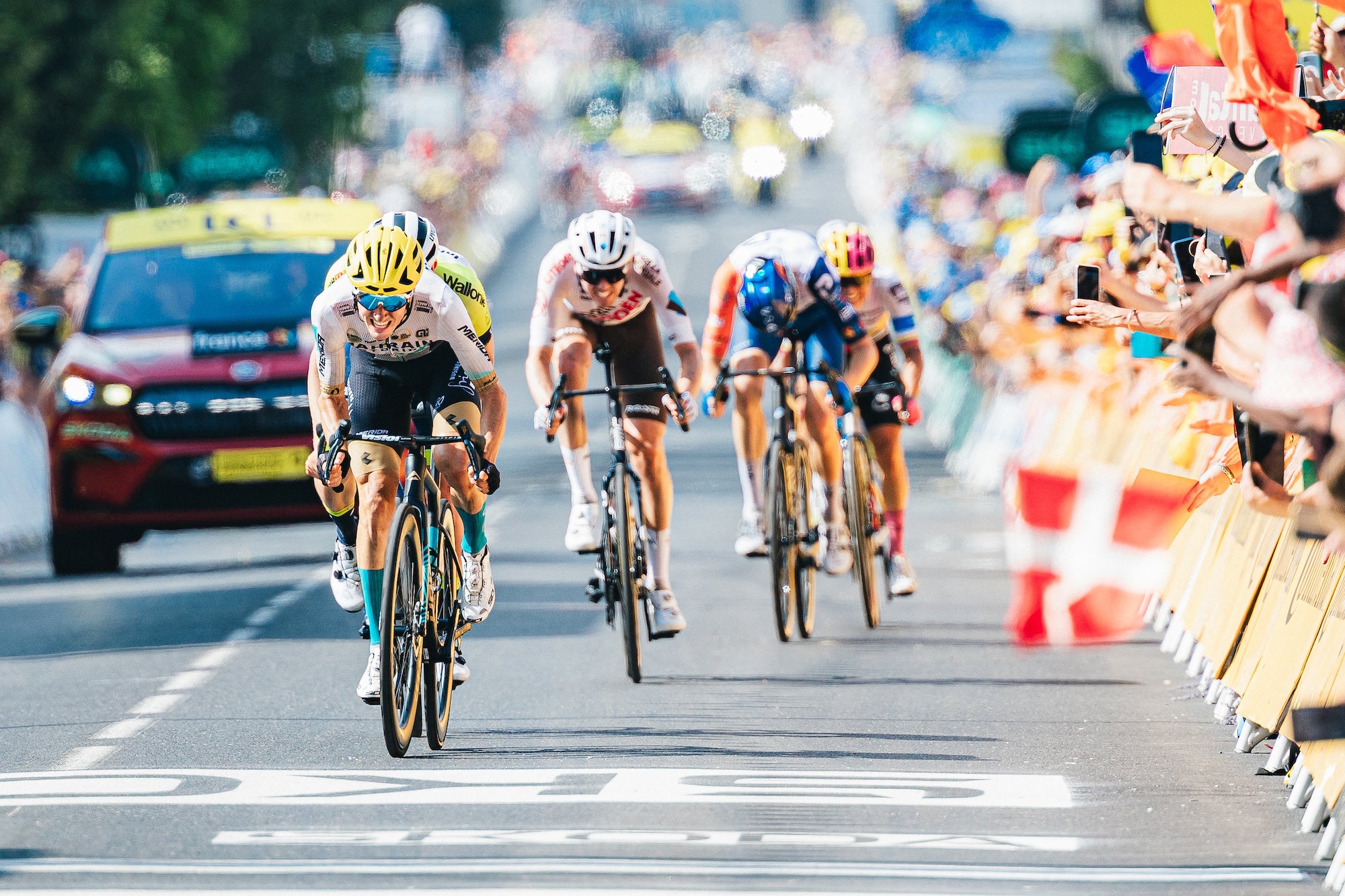 Chess on wheels: mastering the Tour de France breakaway