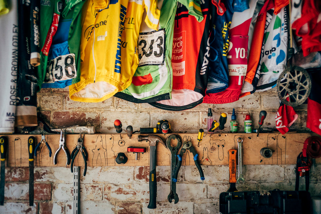 Rouleur Cover Stories: issue 17.7 – Tom Pidcock’s shed by Benedict Campbell