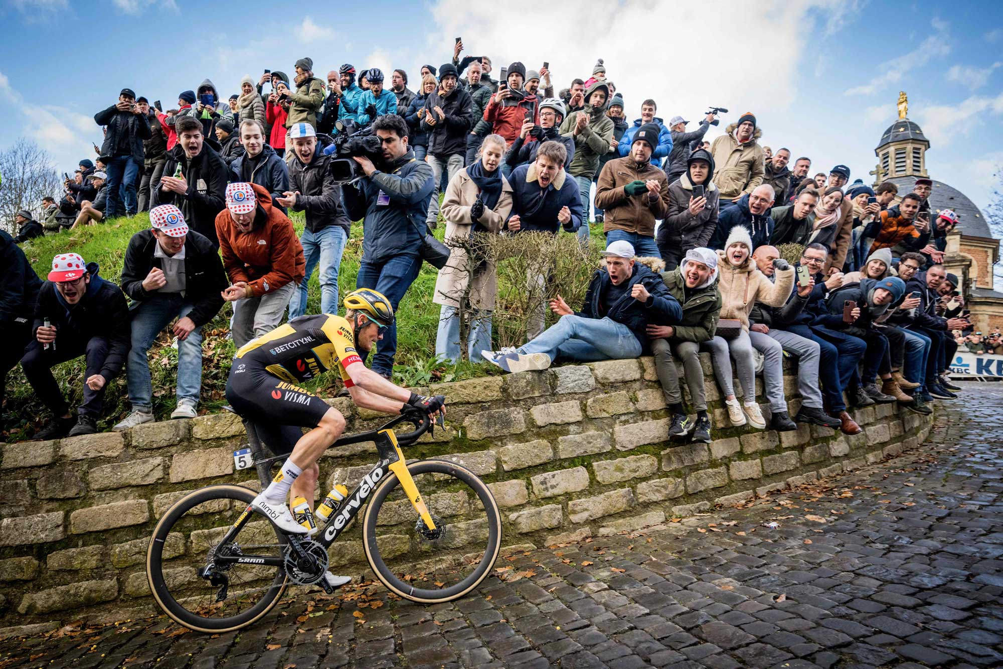 Do we have a new King of the Classics? - Men's Omloop het Nieuwsblad 2023 in review