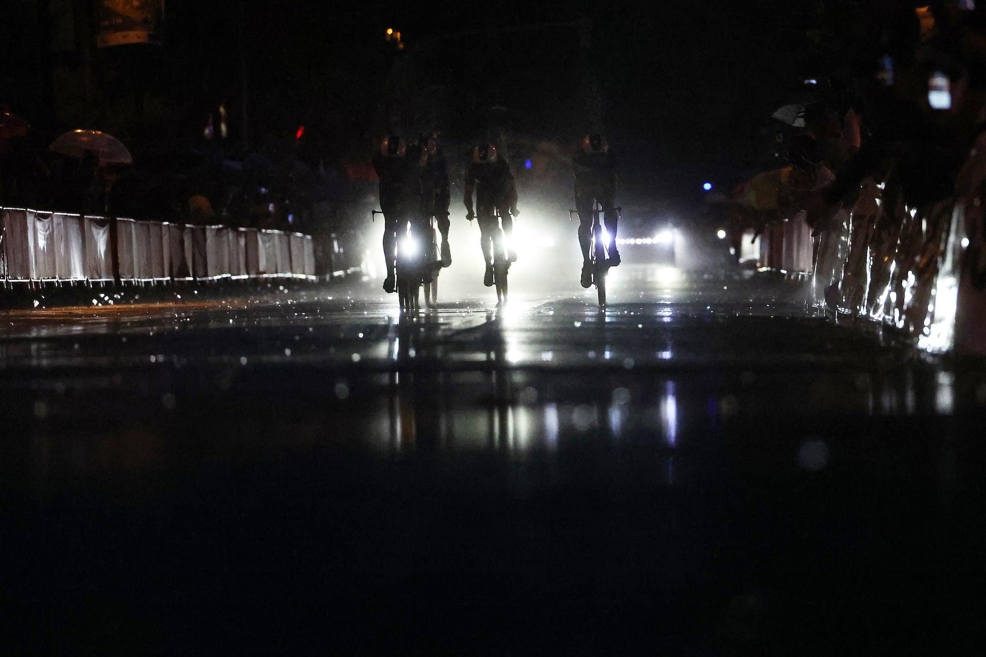 Racing through the dark: weather puts a damper on Vuelta's sunset team time trial