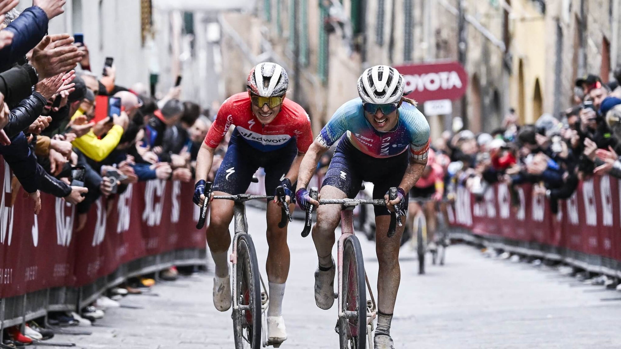 Katarzyna Niewiadoma and Demi Vollering at Strade Bianche Donne 2024