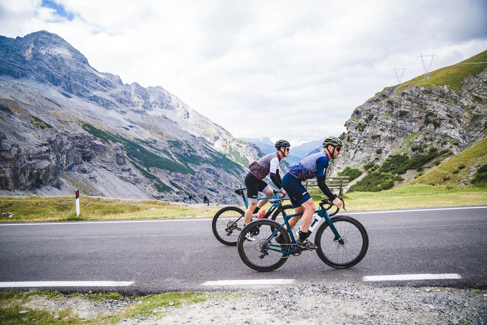 Explorando Bormio: una aventura en el Passo dello Stelvio y el Passo Gavia